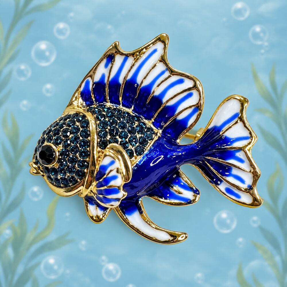 lue Tropical Fish Brooch Pin Rhinestone Gold Tone Enamel Ocean Jewelry CP180